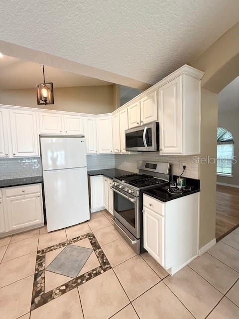 WOOD GLEN PH 02 STRAW RIDGE PD - Residential