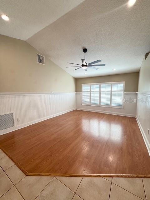 WOOD GLEN PH 02 STRAW RIDGE PD - Residential