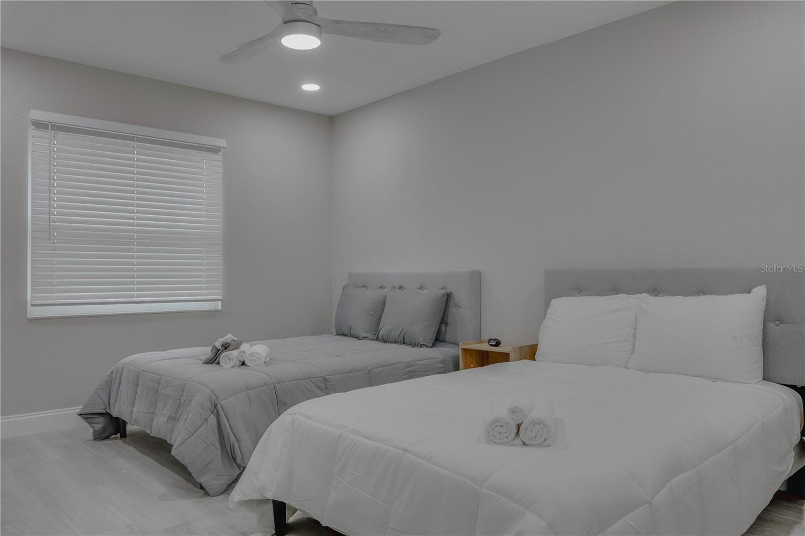 ELOISE WOODS EAST LAKE MARIAM UNIT - Residential