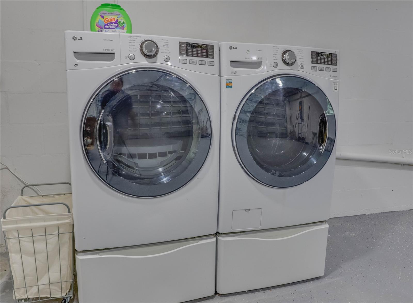 ELOISE WOODS EAST LAKE MARIAM UNIT - Residential