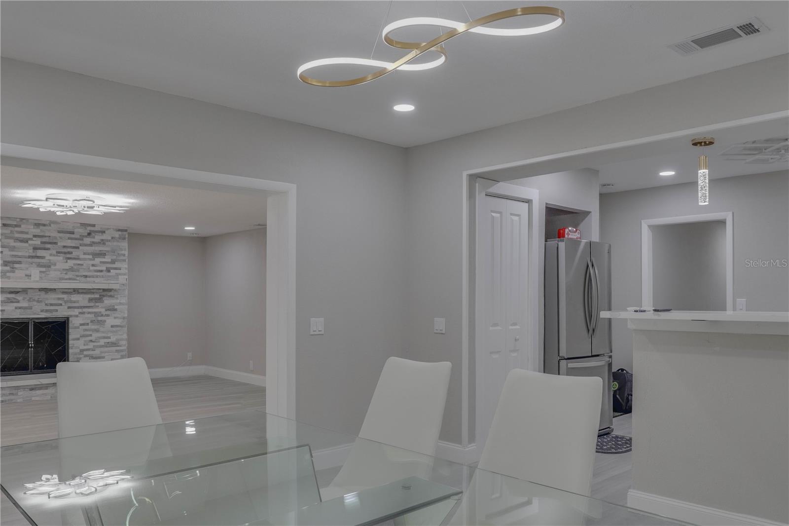 ELOISE WOODS EAST LAKE MARIAM UNIT - Residential