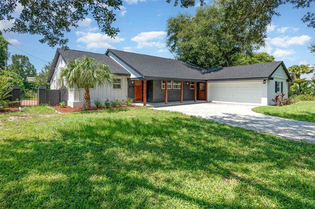 Photo of 1770 Algonquin Trail, Maitland, FL 32751 (MLS # O6409389)