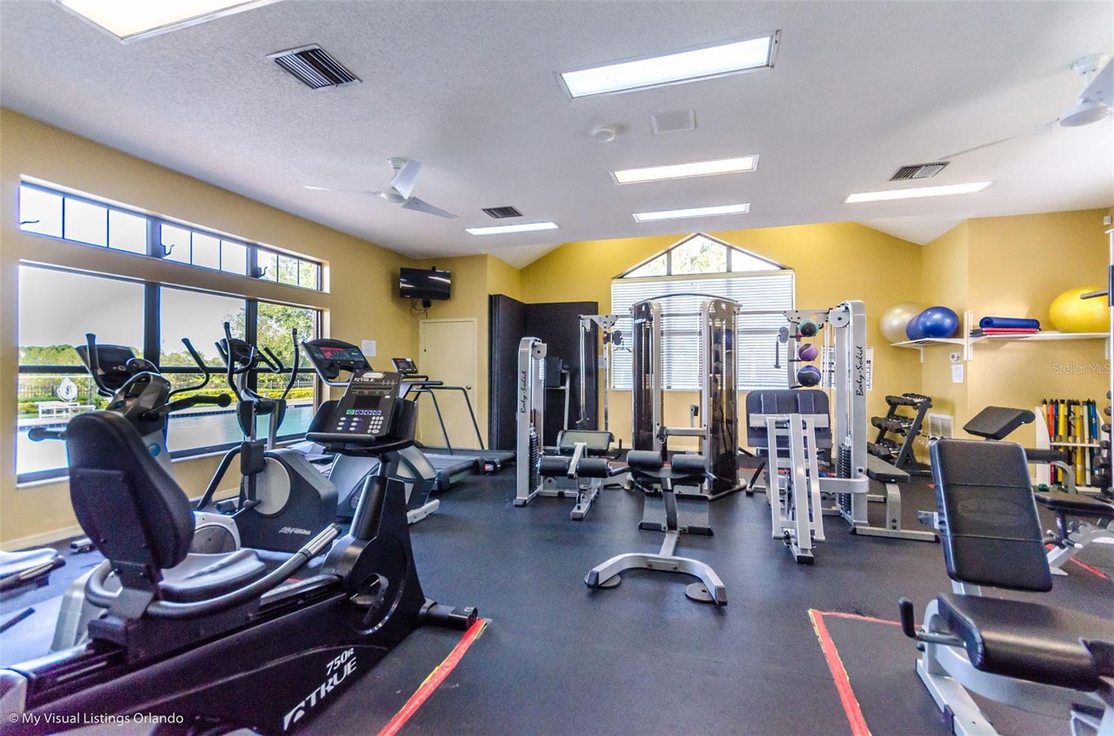 ORANGE TREE COUNTRY CLUB - Residential