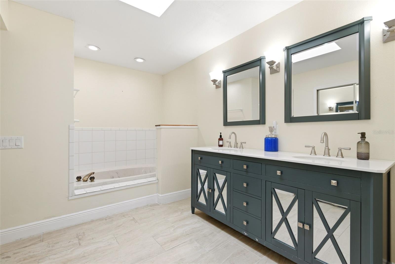 ORANGE TREE COUNTRY CLUB - Residential