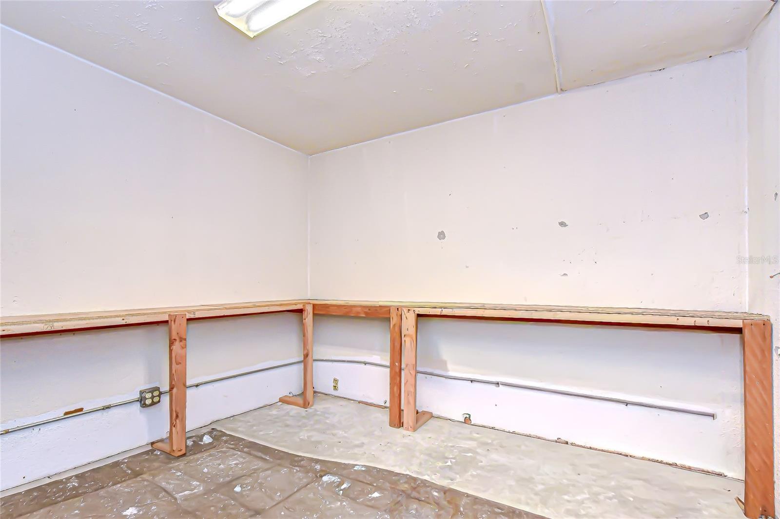 ACREAGE - Commercial Sale