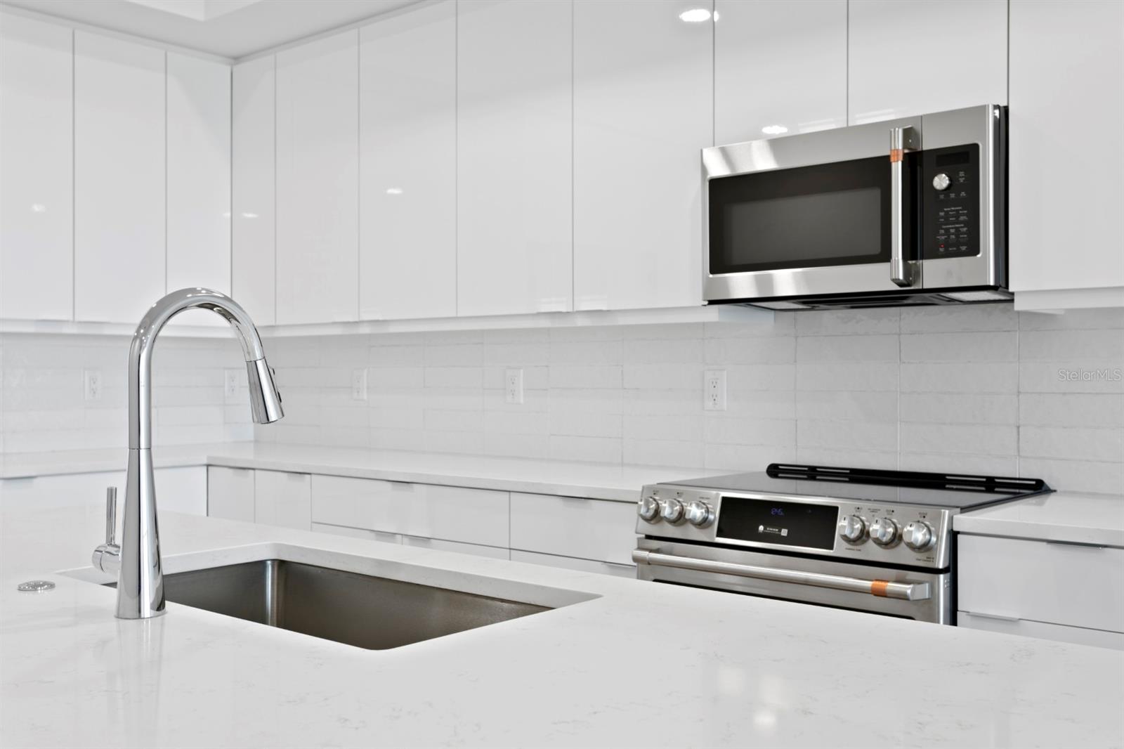 THE RESIDENCES AT TOWN CENTER - Residential