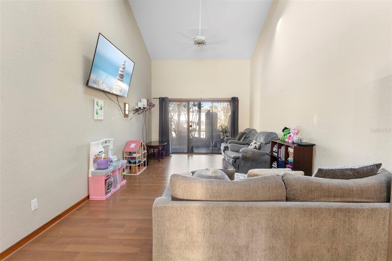 HIDDEN PINES PH 02 - Residential