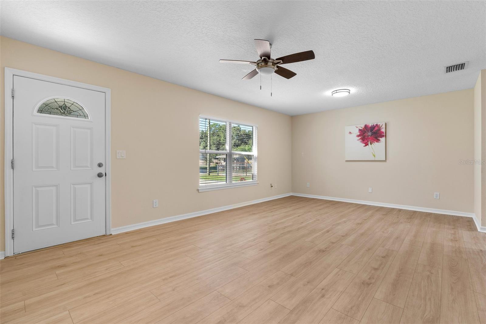 DE ROSA INC UNIT 04 - Residential