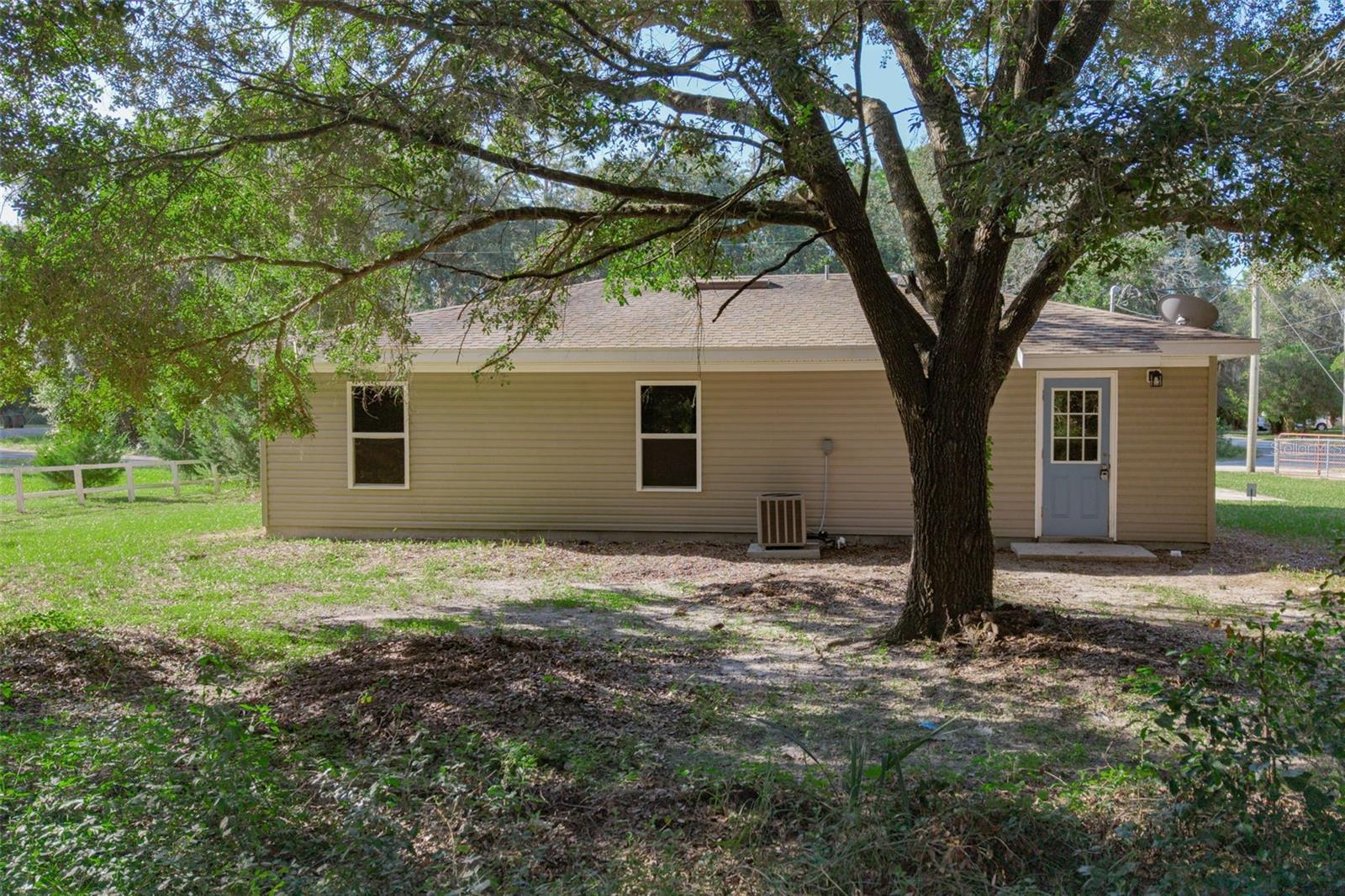 DE ROSA INC UNIT 04 - Residential