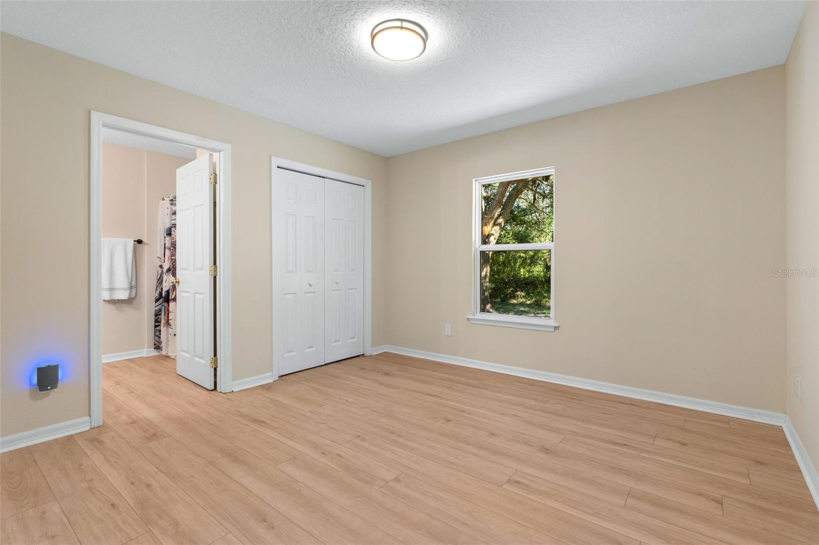 DE ROSA INC UNIT 04 - Residential