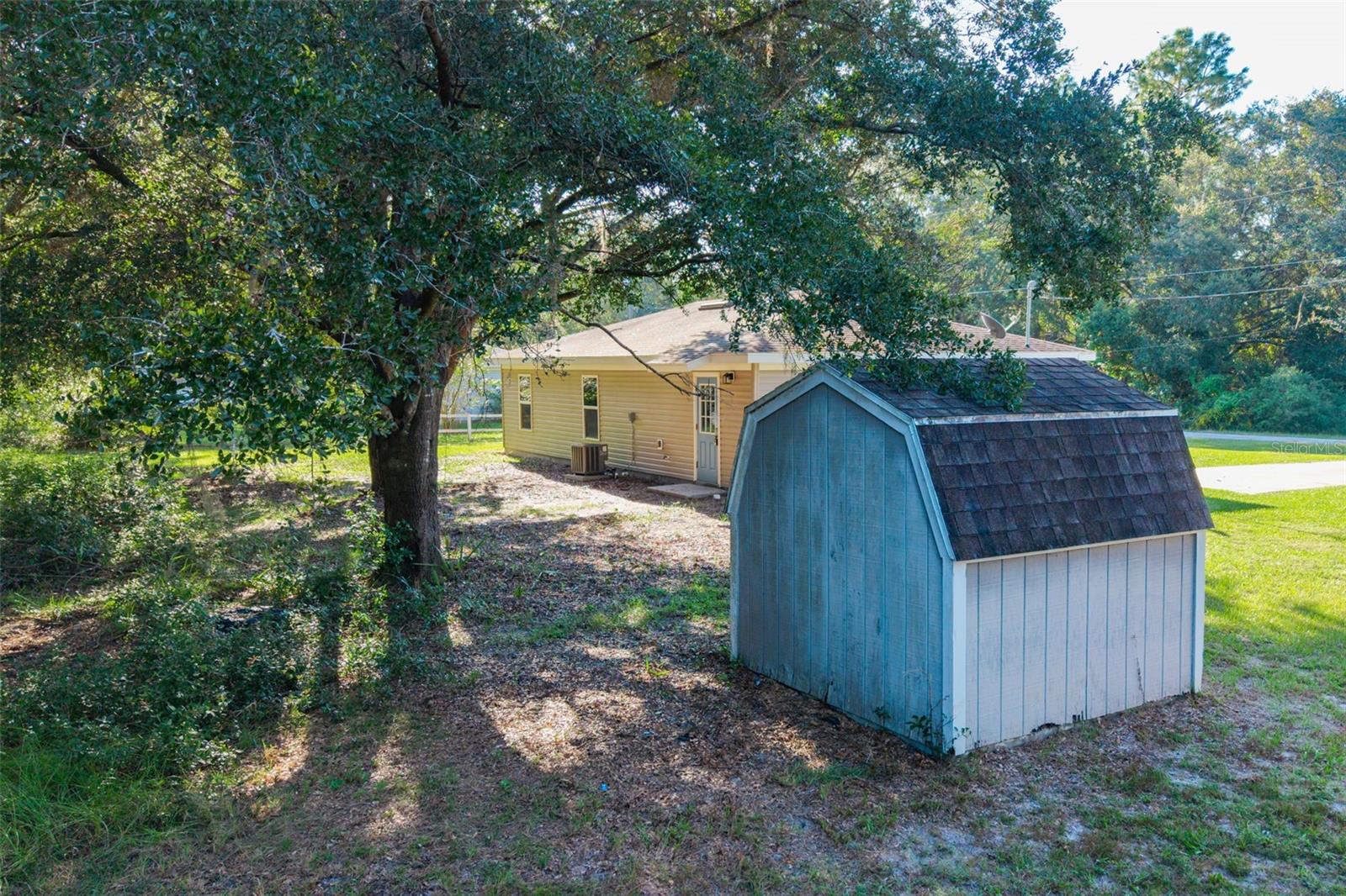 DE ROSA INC UNIT 04 - Residential