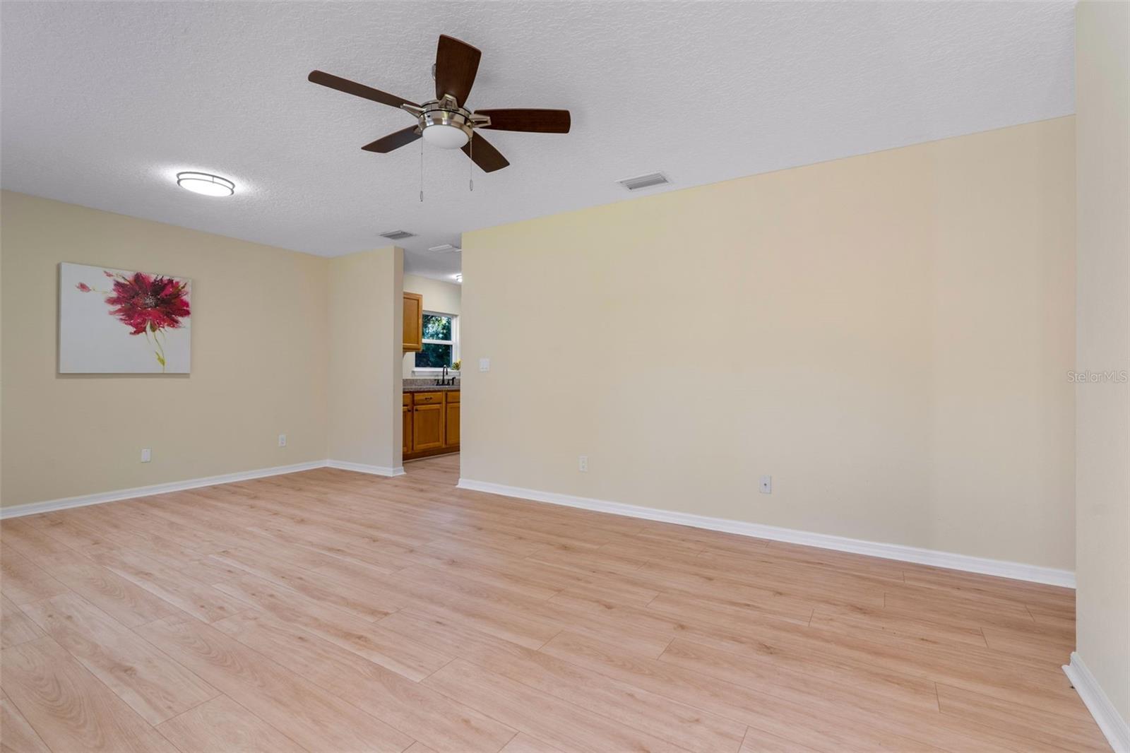 DE ROSA INC UNIT 04 - Residential