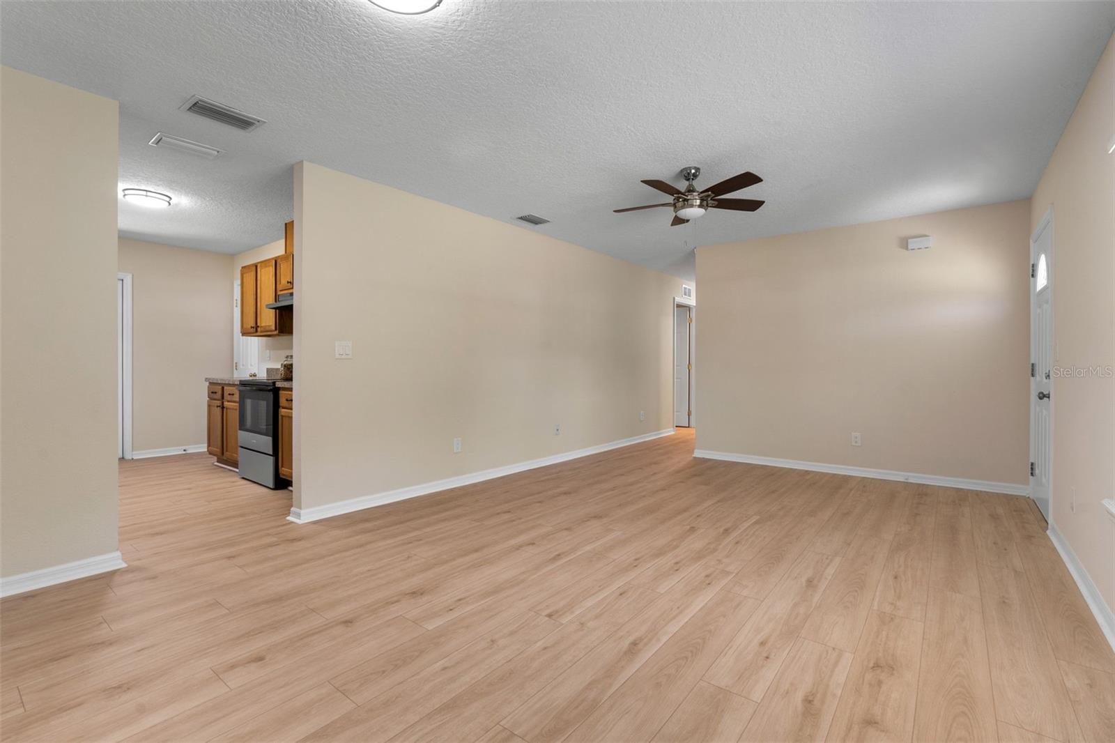 DE ROSA INC UNIT 04 - Residential