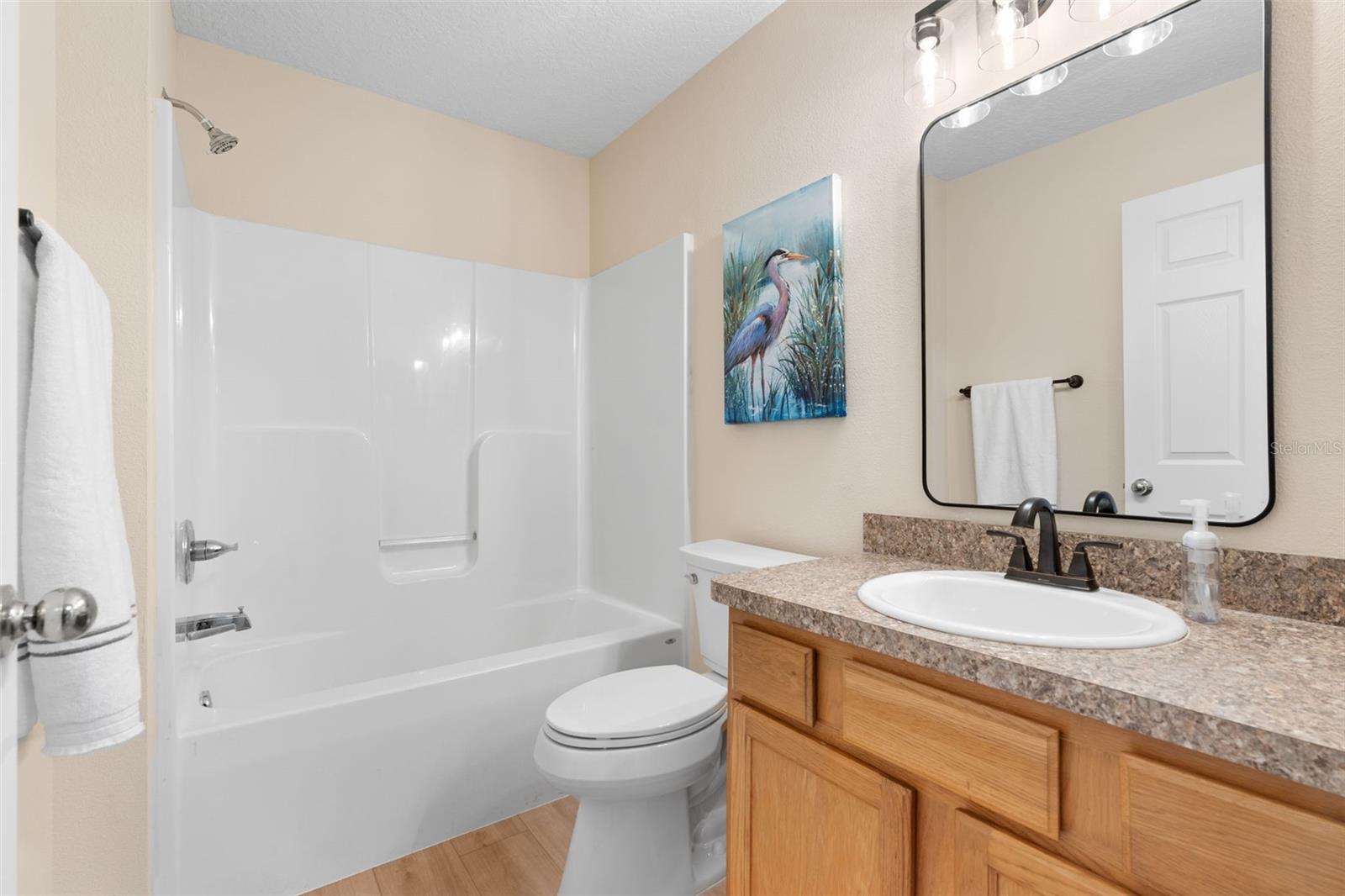 DE ROSA INC UNIT 04 - Residential