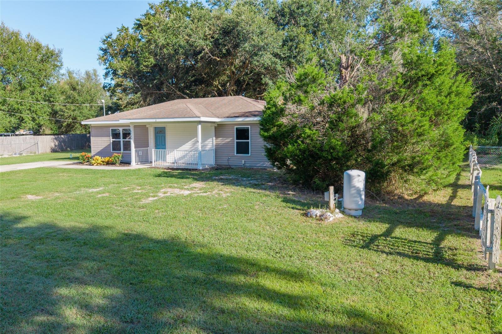 DE ROSA INC UNIT 04 - Residential