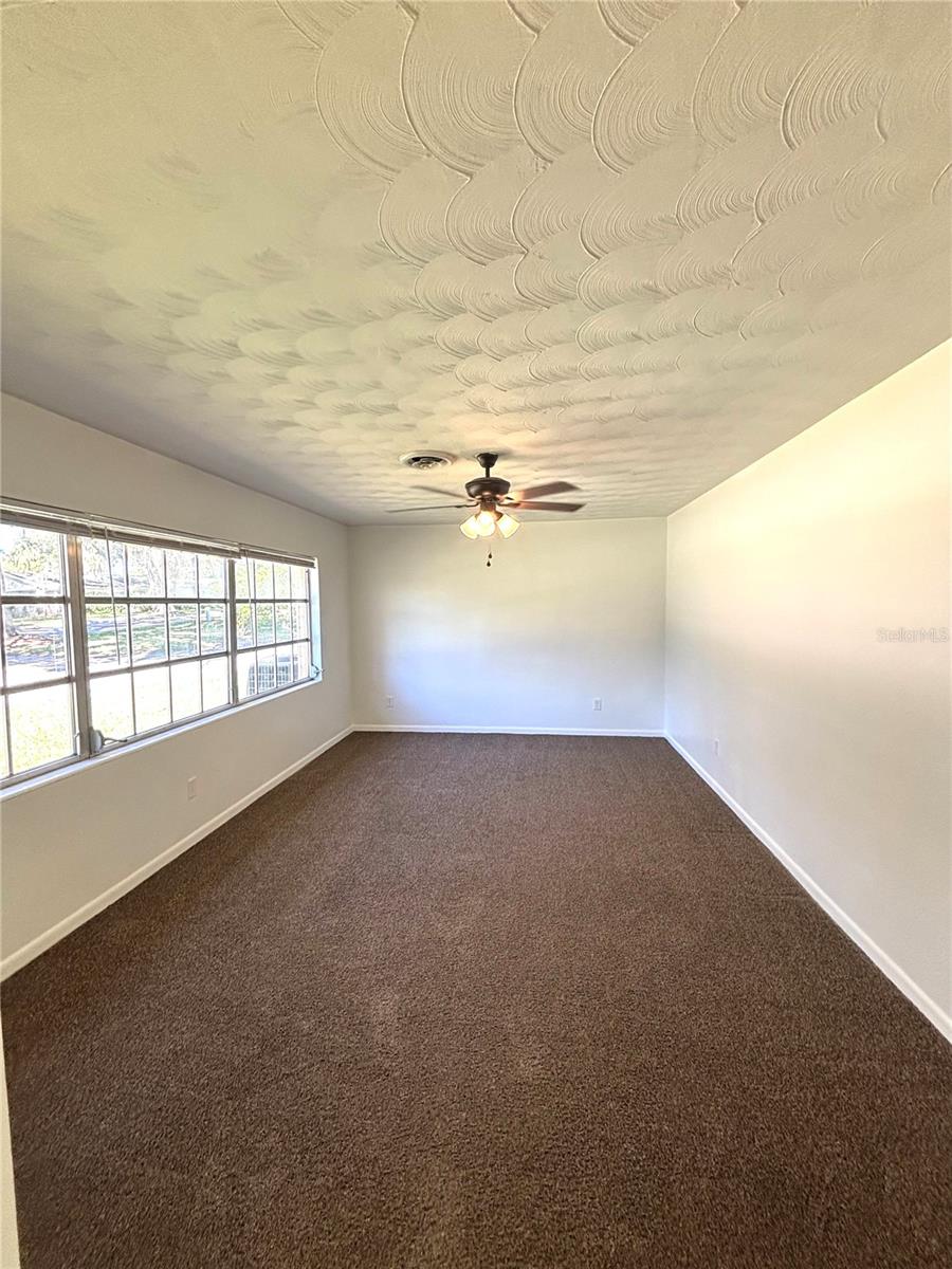 EASTWOOD PARK UN 01 - Residential Lease