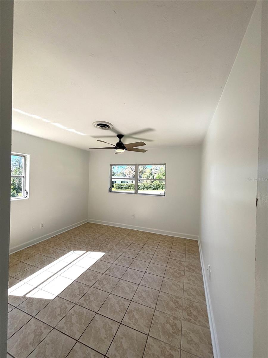 EASTWOOD PARK UN 01 - Residential Lease