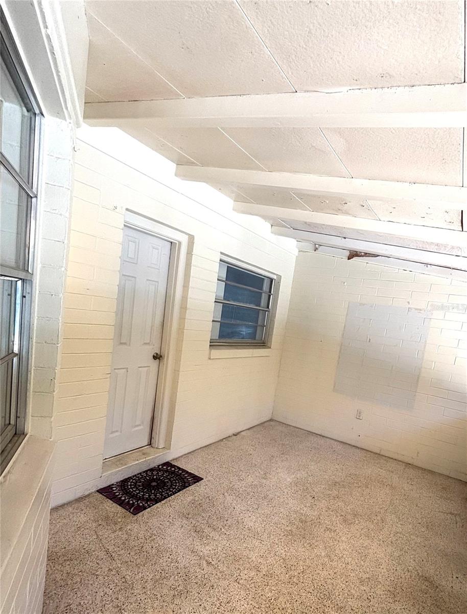 EASTWOOD PARK UN 01 - Residential Lease