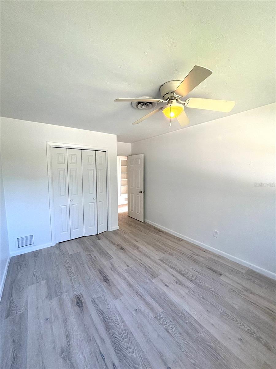 EASTWOOD PARK UN 01 - Residential Lease