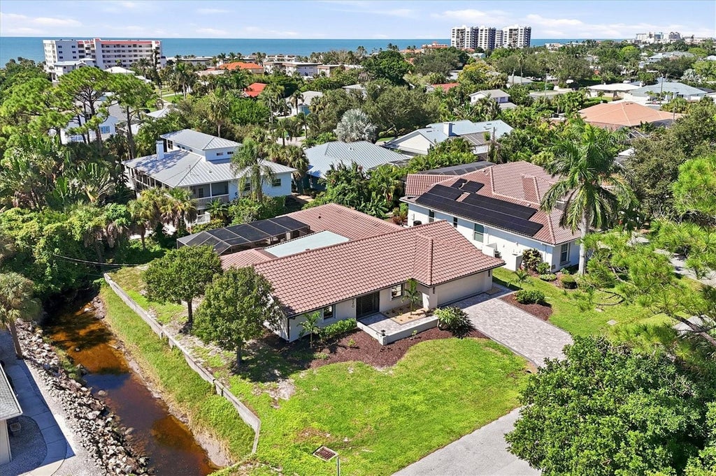 Photo of 620 Hibiscus Drive, Venice, FL 34285 (MLS # N6145860)