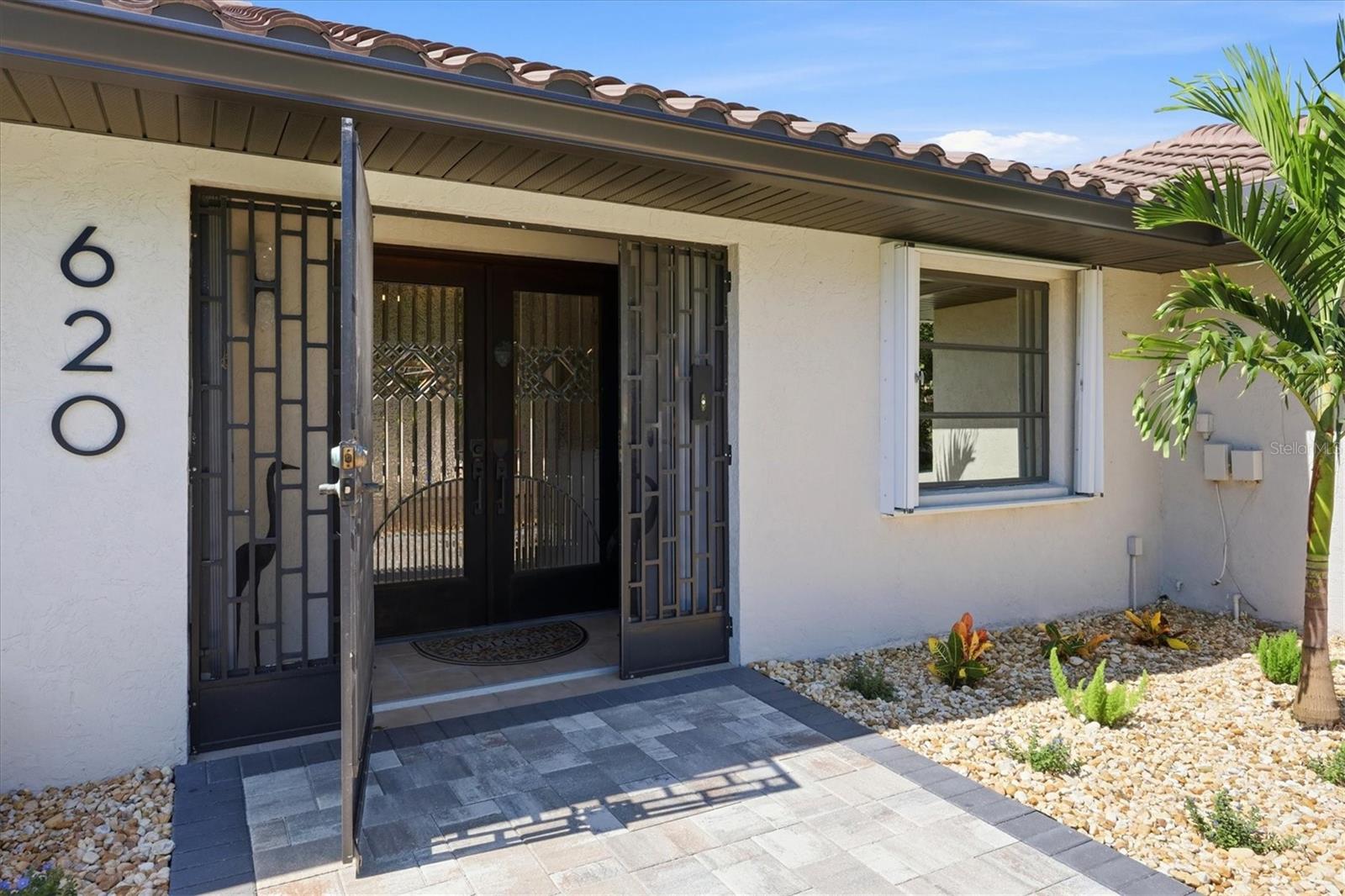 620 HIBISCUS DRIVE
