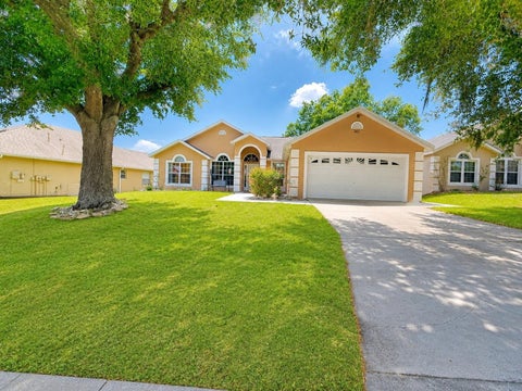Photo of 167 Greeley Loop, Davenport, FL 33897 (MLS # OM726348)