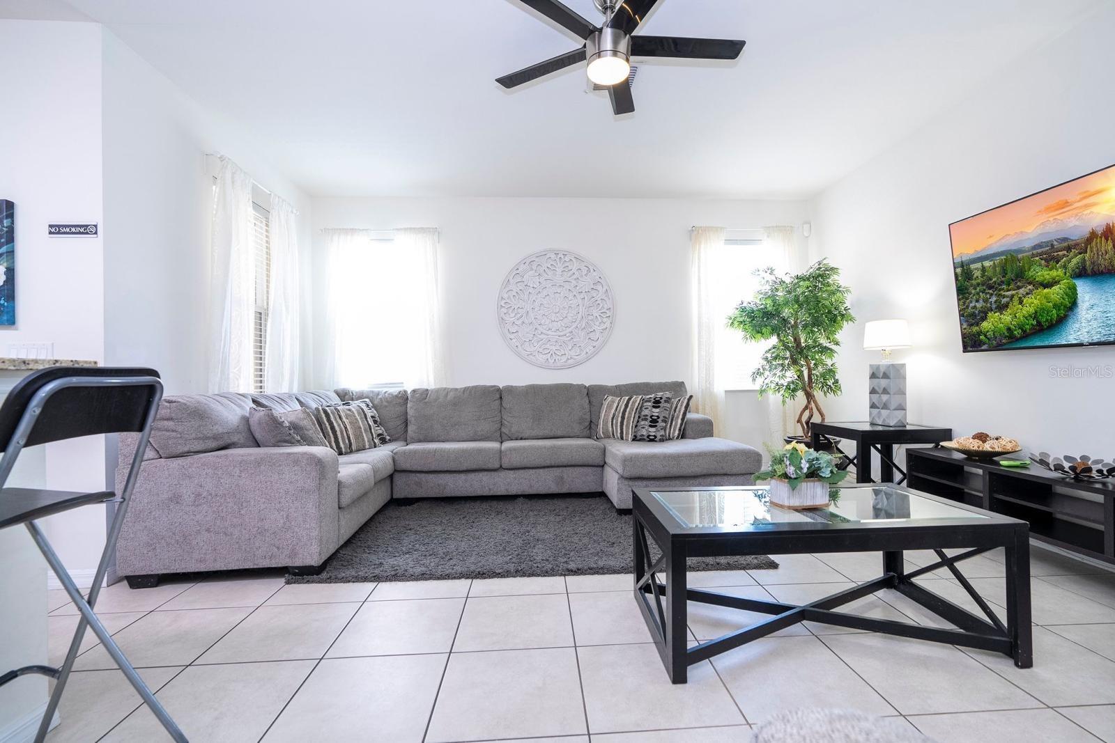 VERANDA PALMS PH 1C - Residential Lease