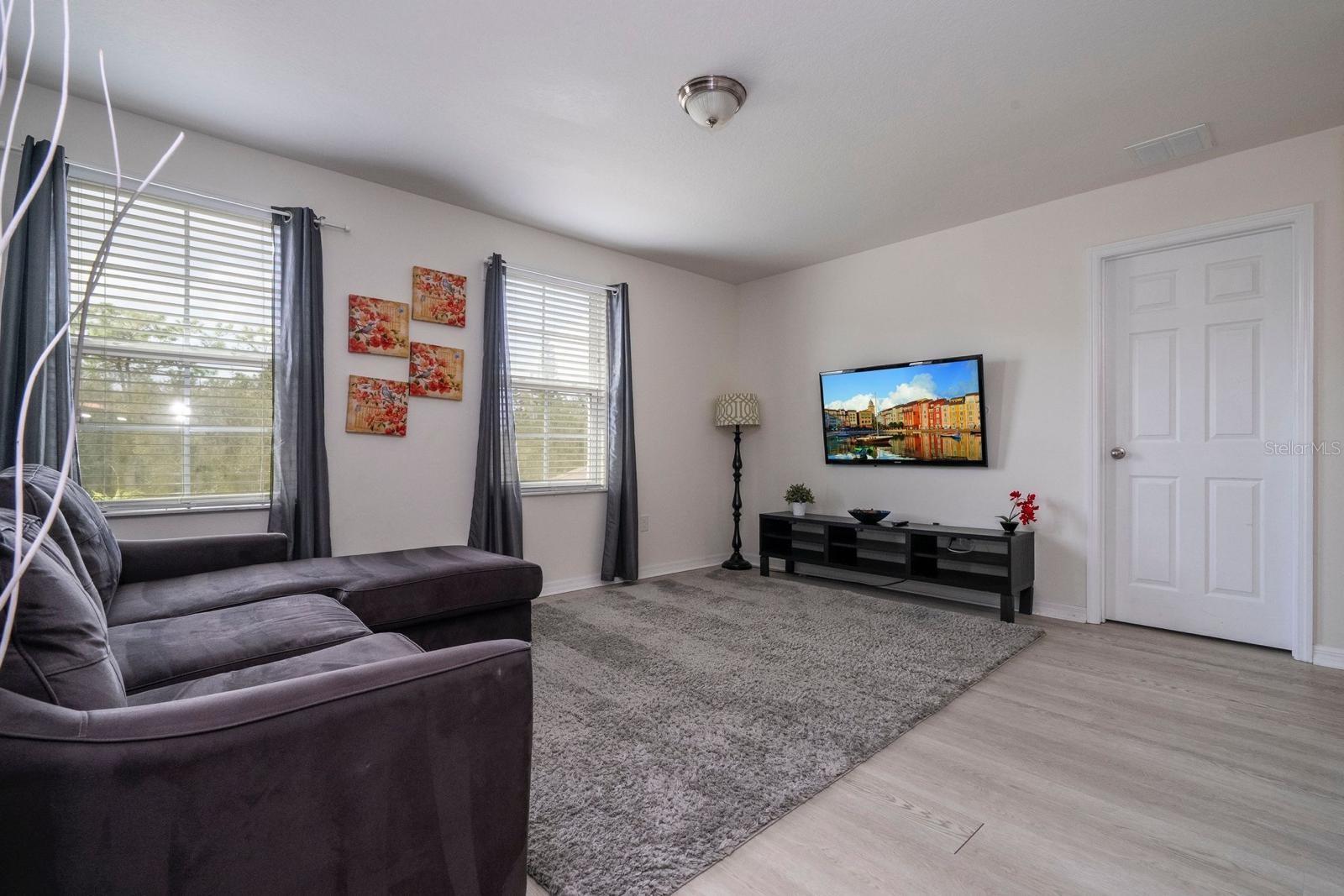 VERANDA PALMS PH 1C - Residential Lease