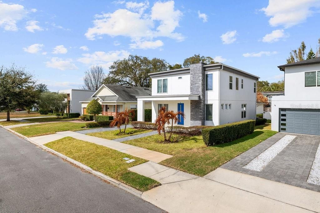 Photo of 21 W Steele Street, Orlando, FL 32804 (MLS # O6380934)