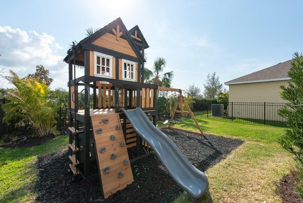 Photo of 6135 Voyagers Place, Apollo Beach, FL 33572 (MLS # TB8346872)