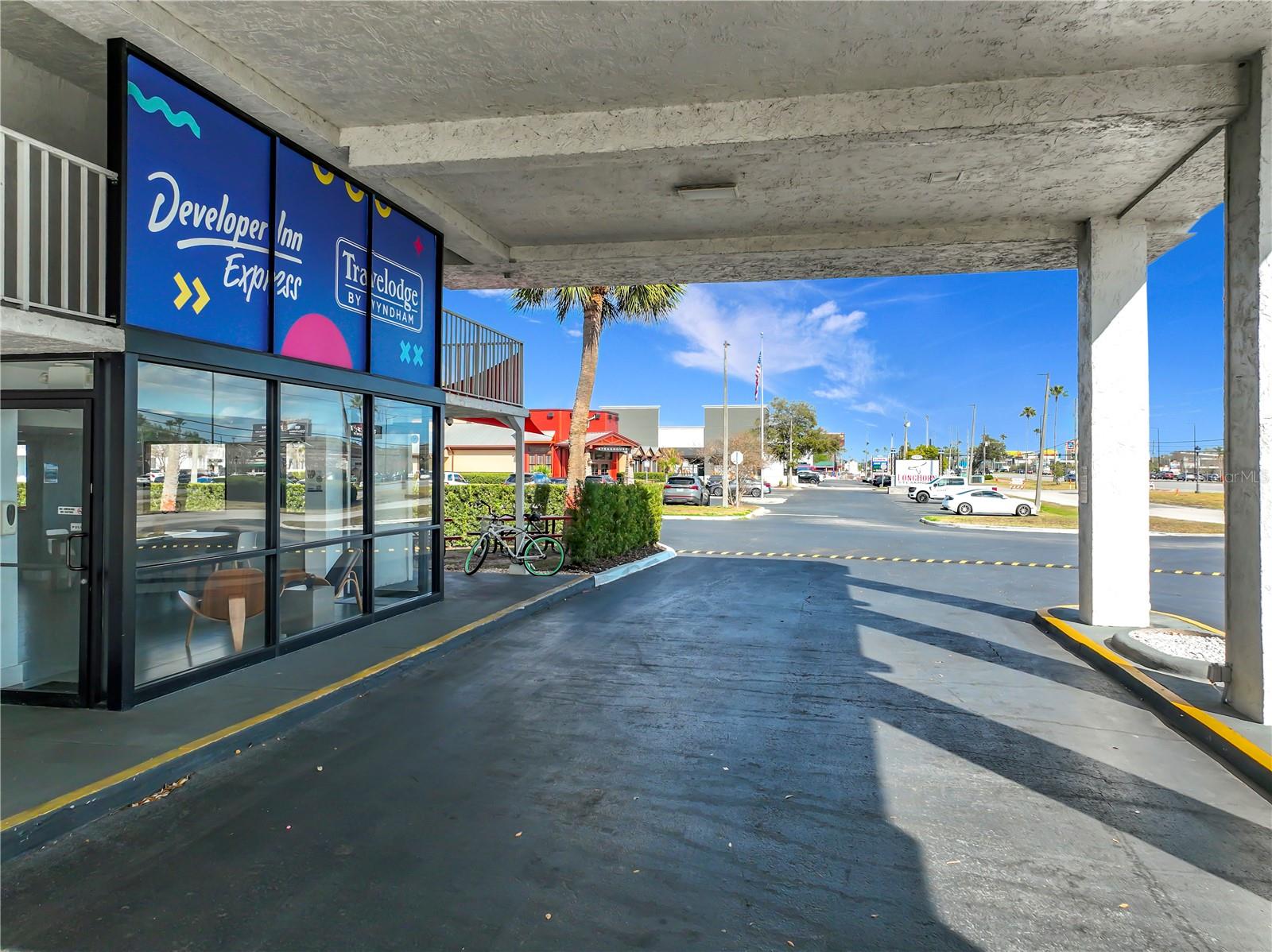 GREENPOINT ESSENTIAL HOTEL CONDO - Residential