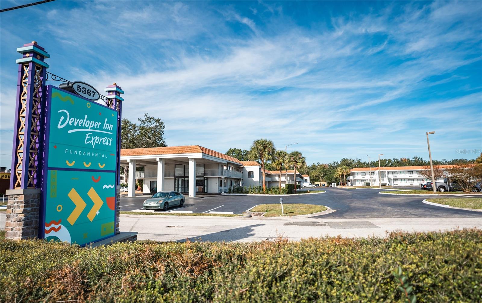 GREENPOINT ESSENTIAL HOTEL CONDO - Residential