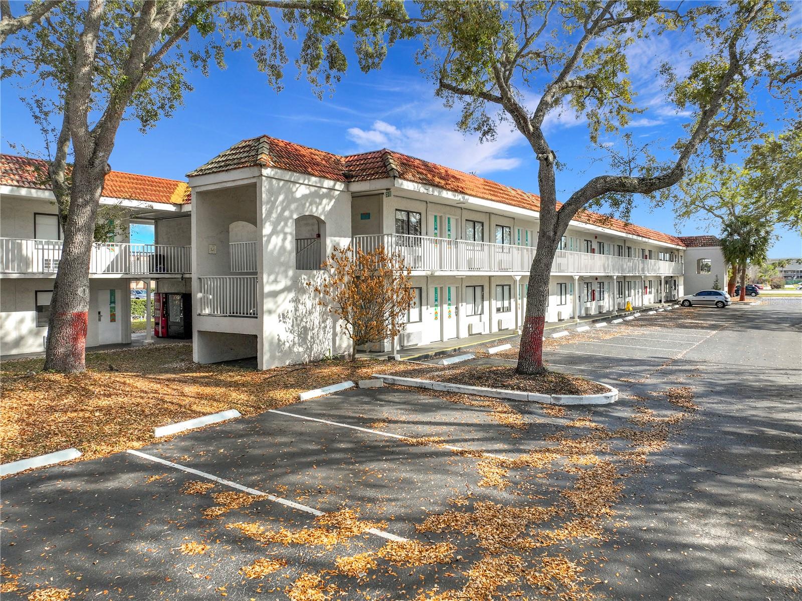 GREENPOINT ESSENTIAL HOTEL CONDO - Residential