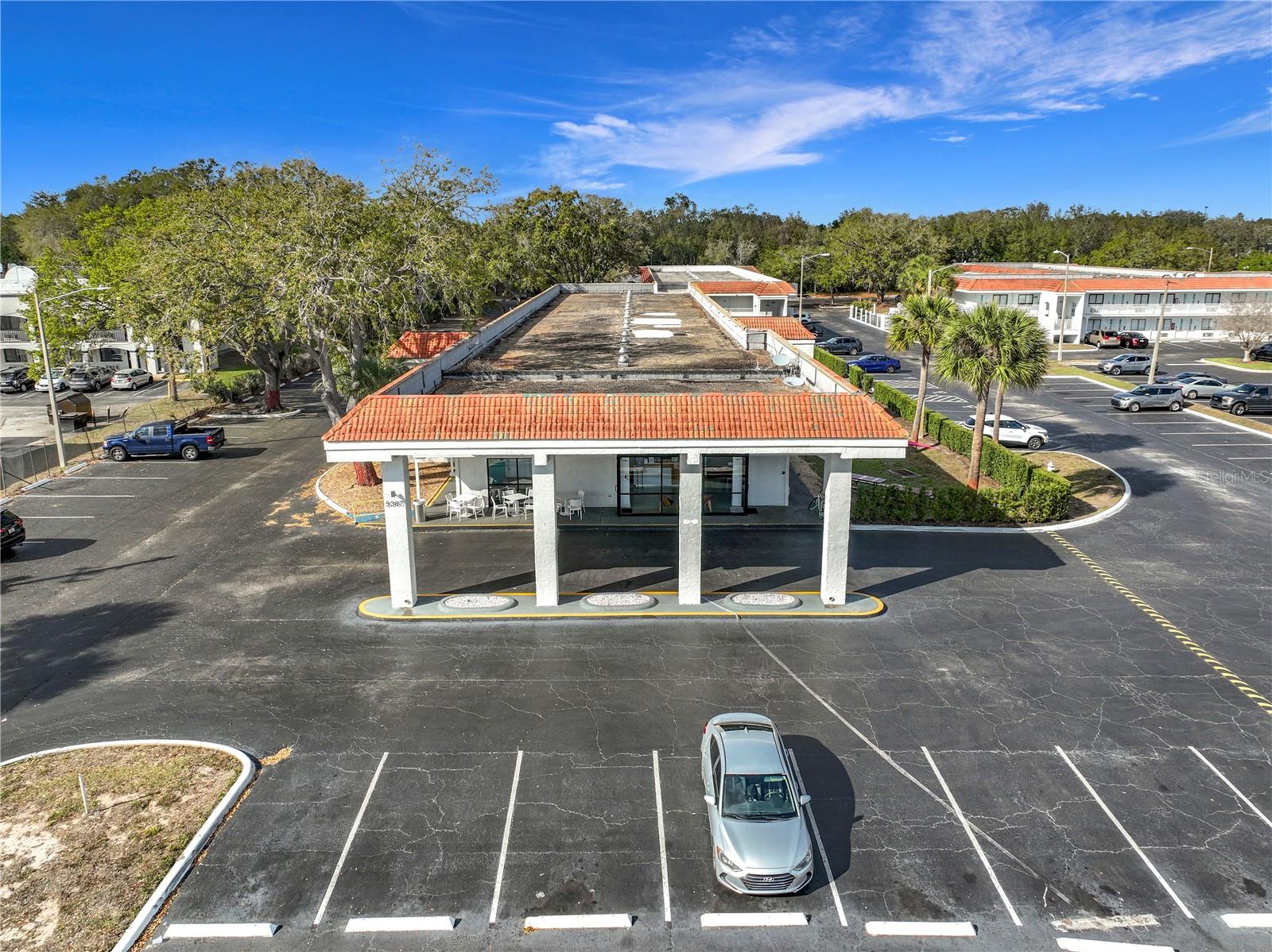 GREENPOINT ESSENTIAL HOTEL CONDO - Residential