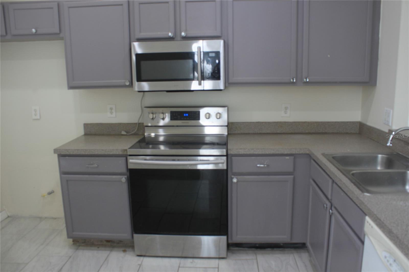 1819 MEADOW POND WAY