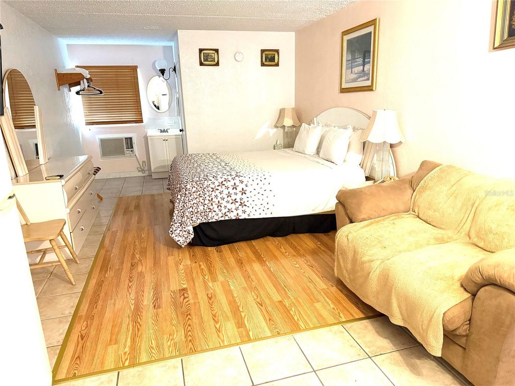 Photo of 1628 Gulf To Bay Blvd, Clearwater, FL 33755 (MLS # TB8399383)