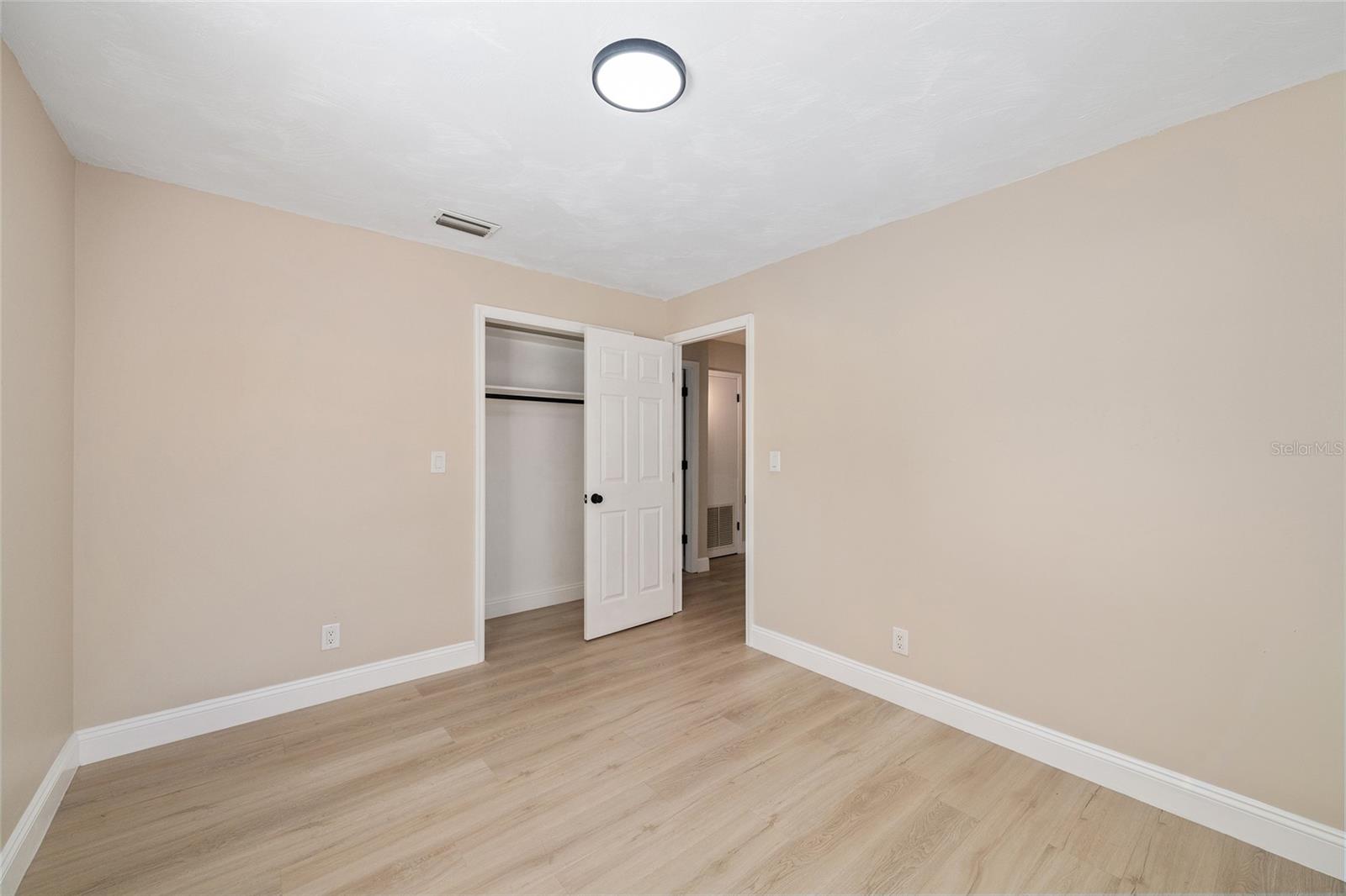 LEESBURG OAK CREST - Residential