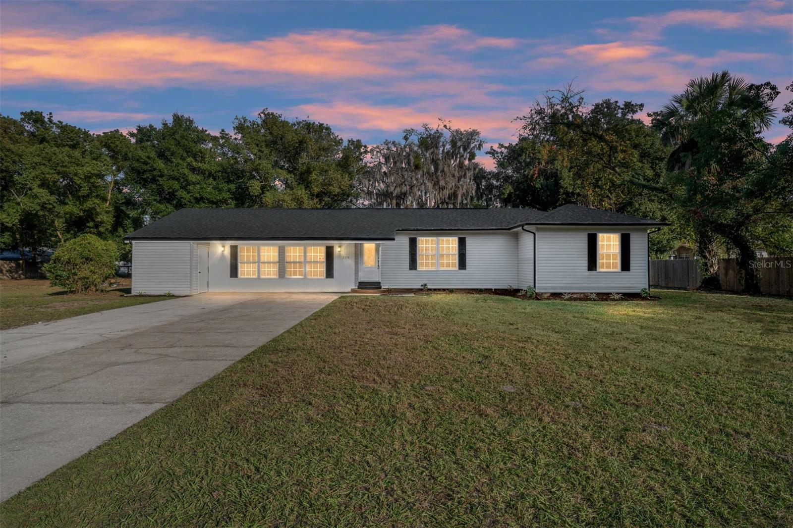 LEESBURG OAK CREST - Residential