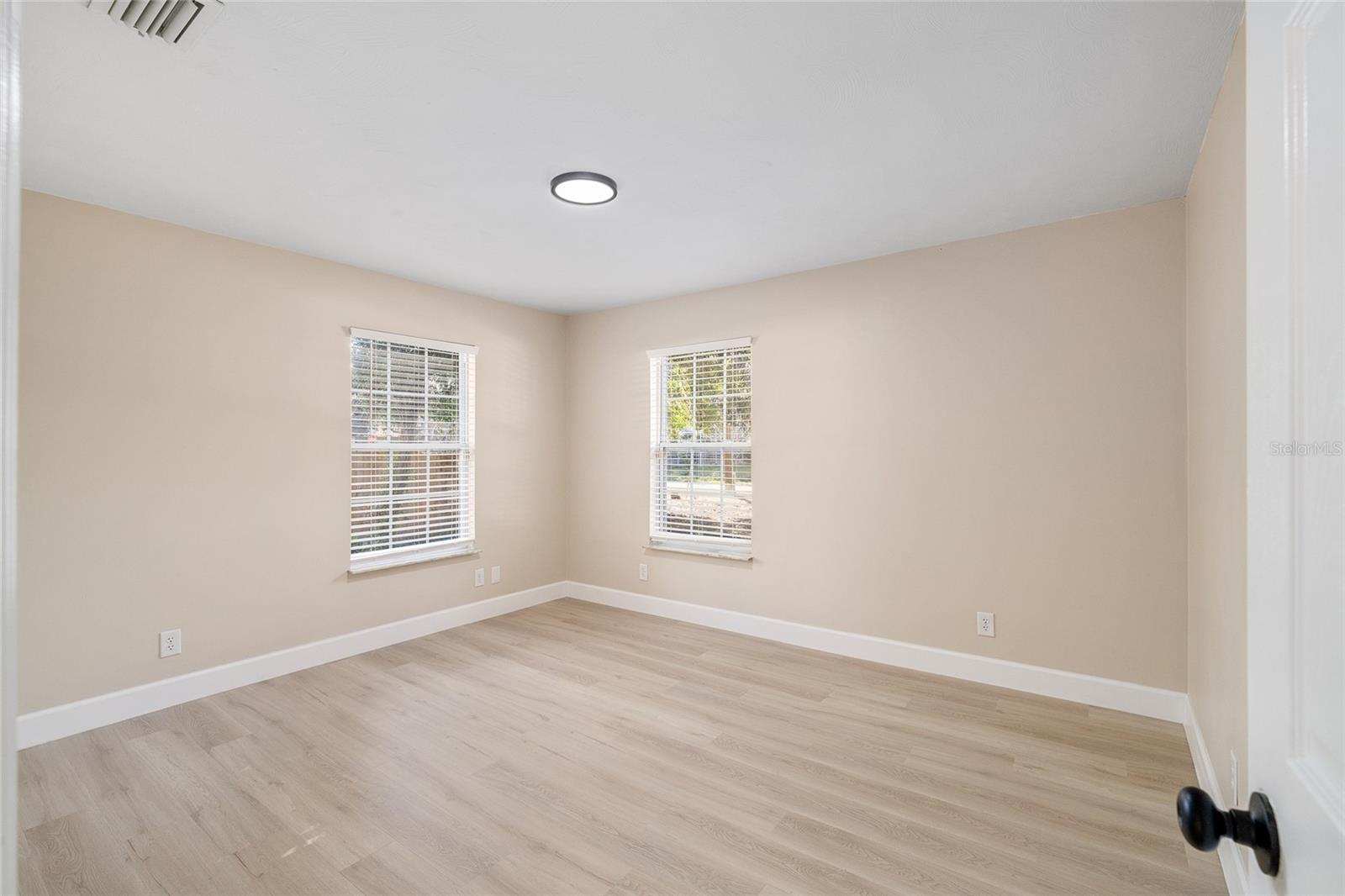 LEESBURG OAK CREST - Residential