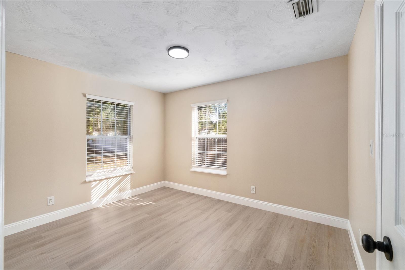 LEESBURG OAK CREST - Residential