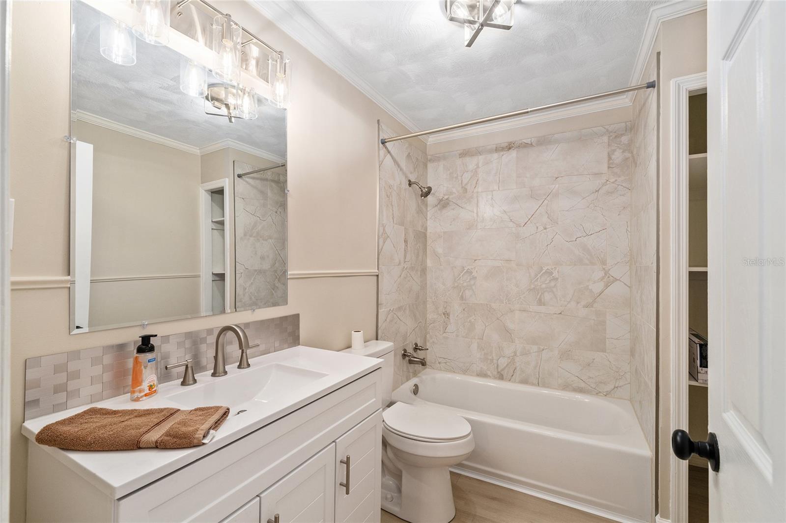 LEESBURG OAK CREST - Residential