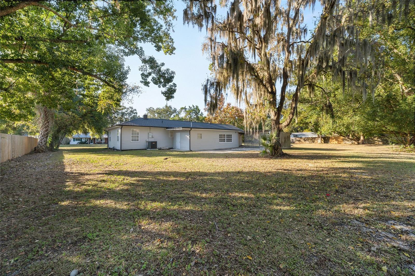 LEESBURG OAK CREST - Residential