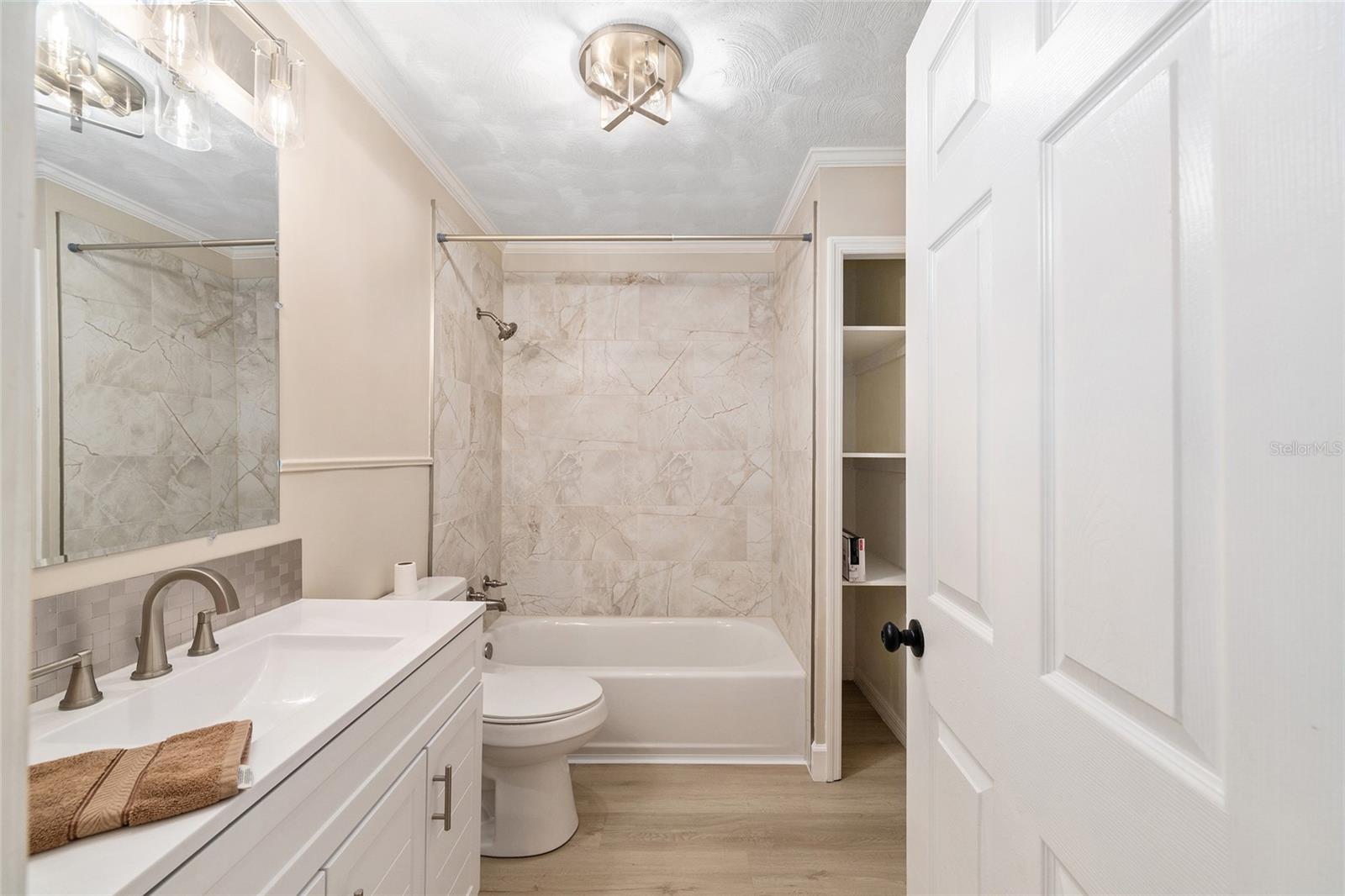 LEESBURG OAK CREST - Residential