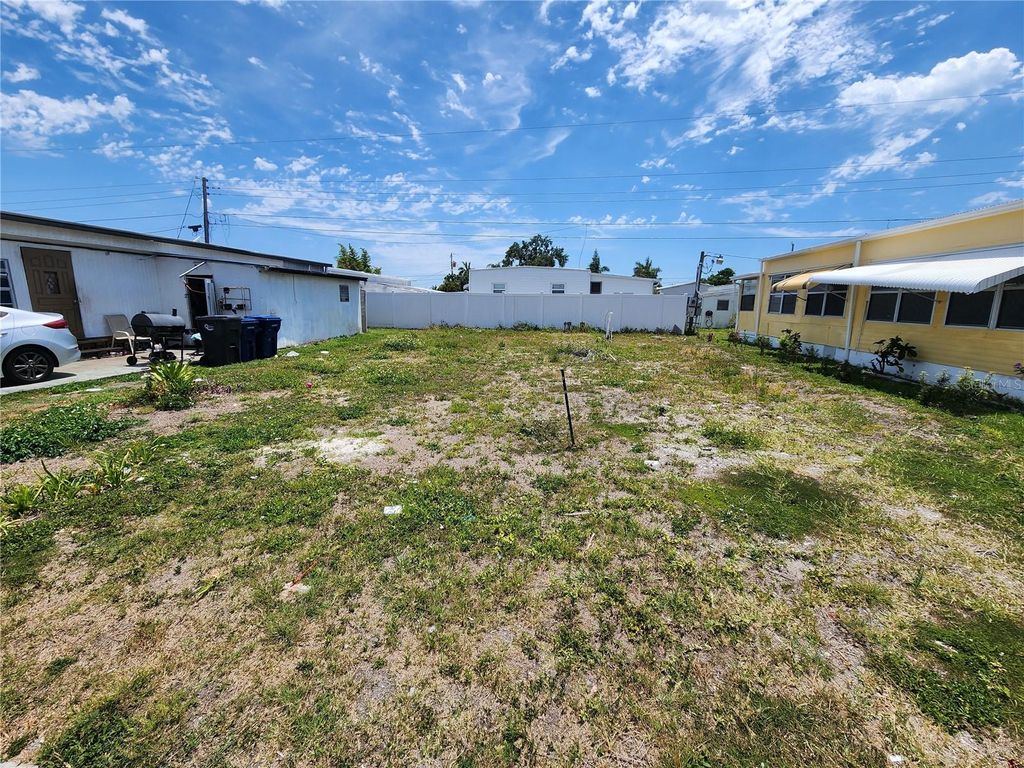 Photo of 608 49th Avenue W, Bradenton, FL 34207 (MLS # A4692200)