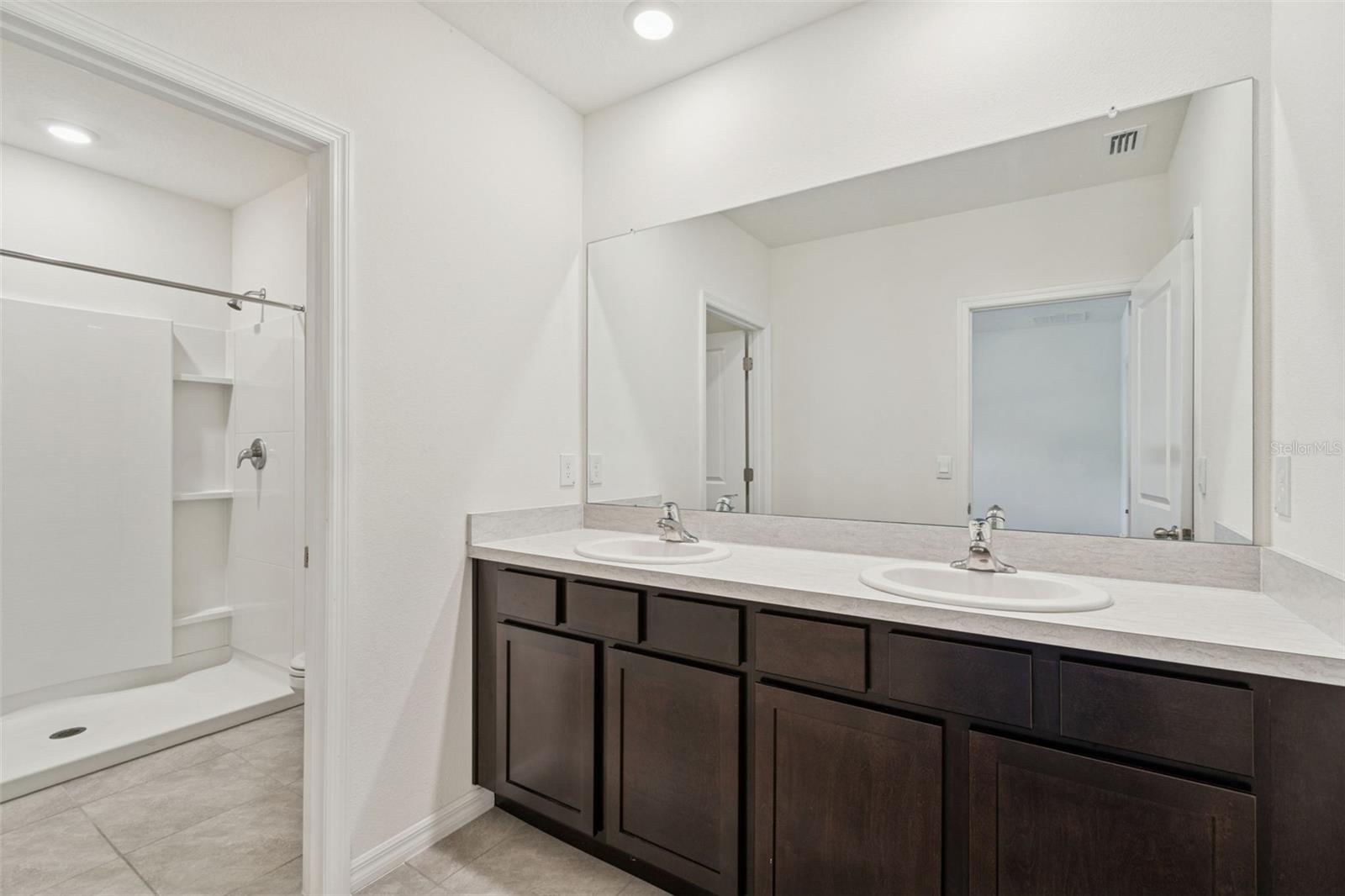 SUMMERSTONE - Residential