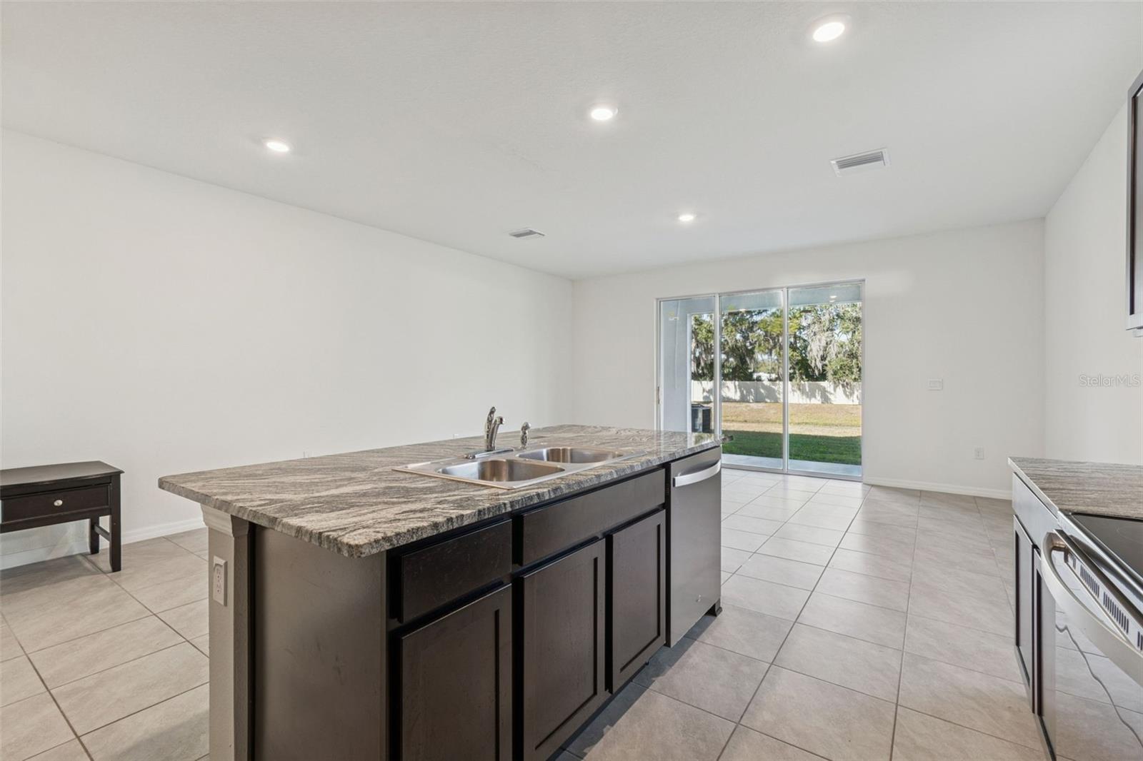 SUMMERSTONE - Residential