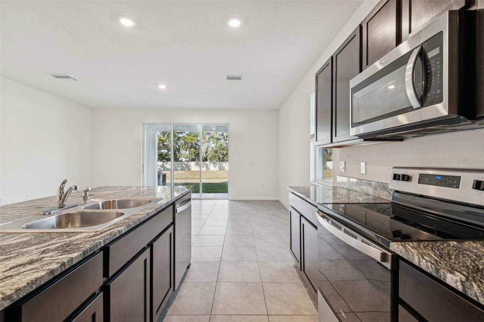 SUMMERSTONE - Residential