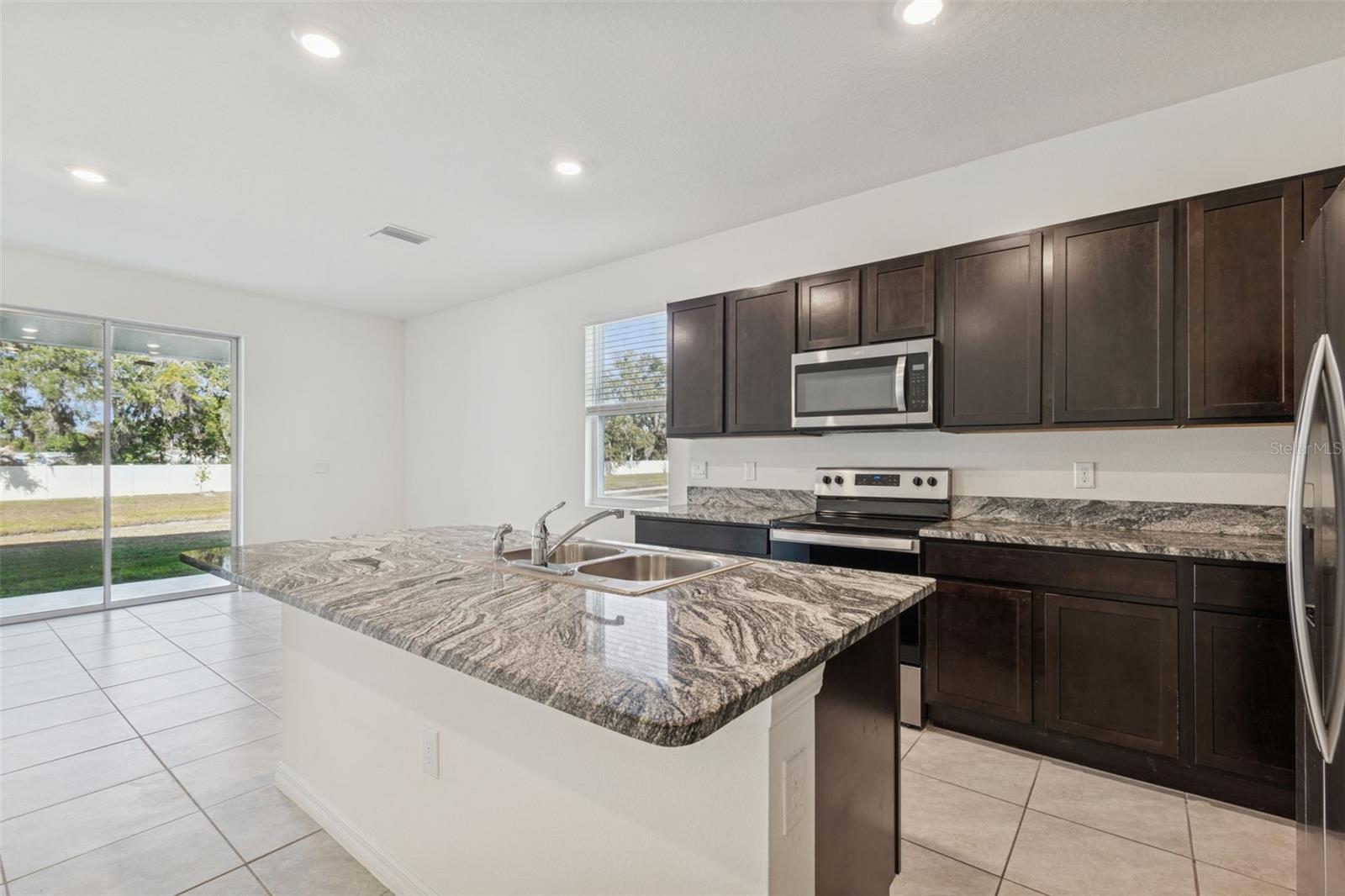 SUMMERSTONE - Residential