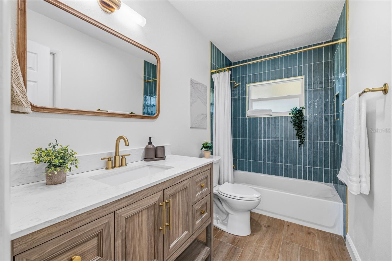 DEL RIO ESTATES UNIT 6 - Residential