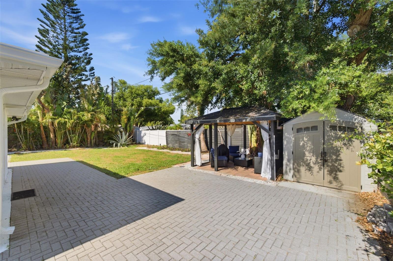 JUNGLE COUNTRY CLUB 4TH ADD - Residential